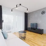 Supernova Near Tauron Arena By Renters アパート *