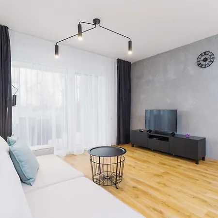 Supernova Near Tauron Arena By Renters Apartment *